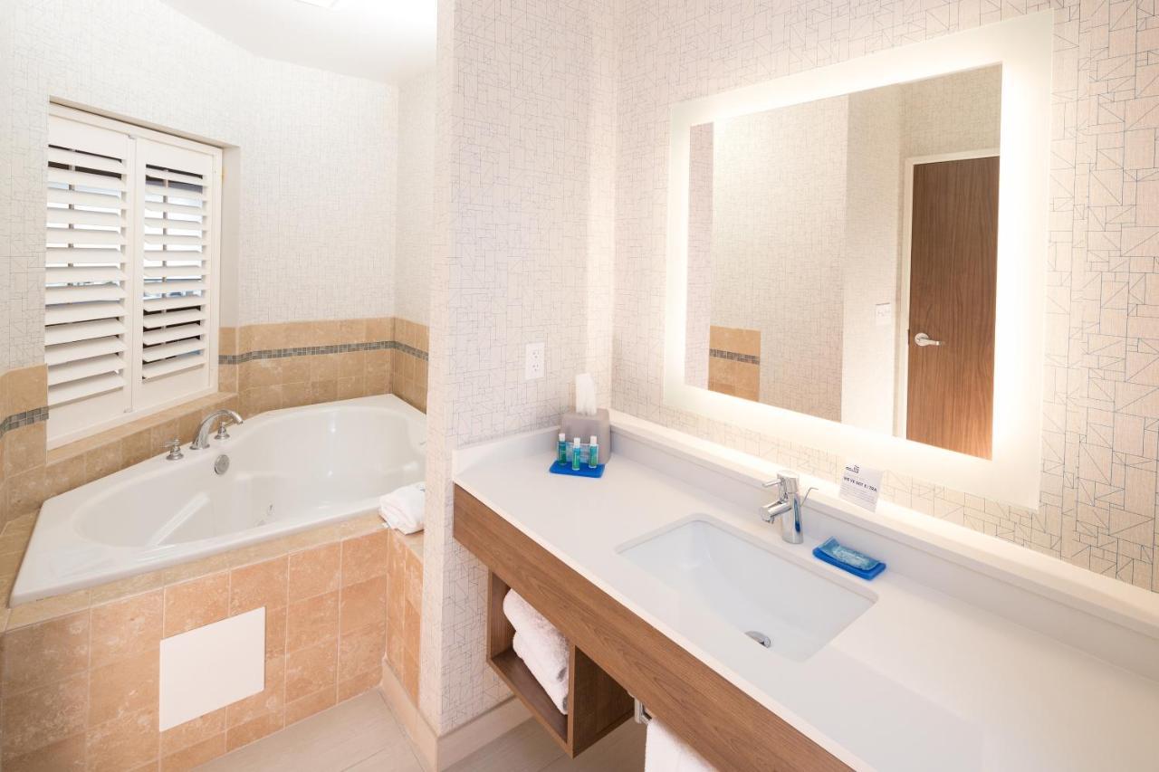 Holiday Inn Express Hotel & Suites Bay City By Ihg מראה חיצוני תמונה
